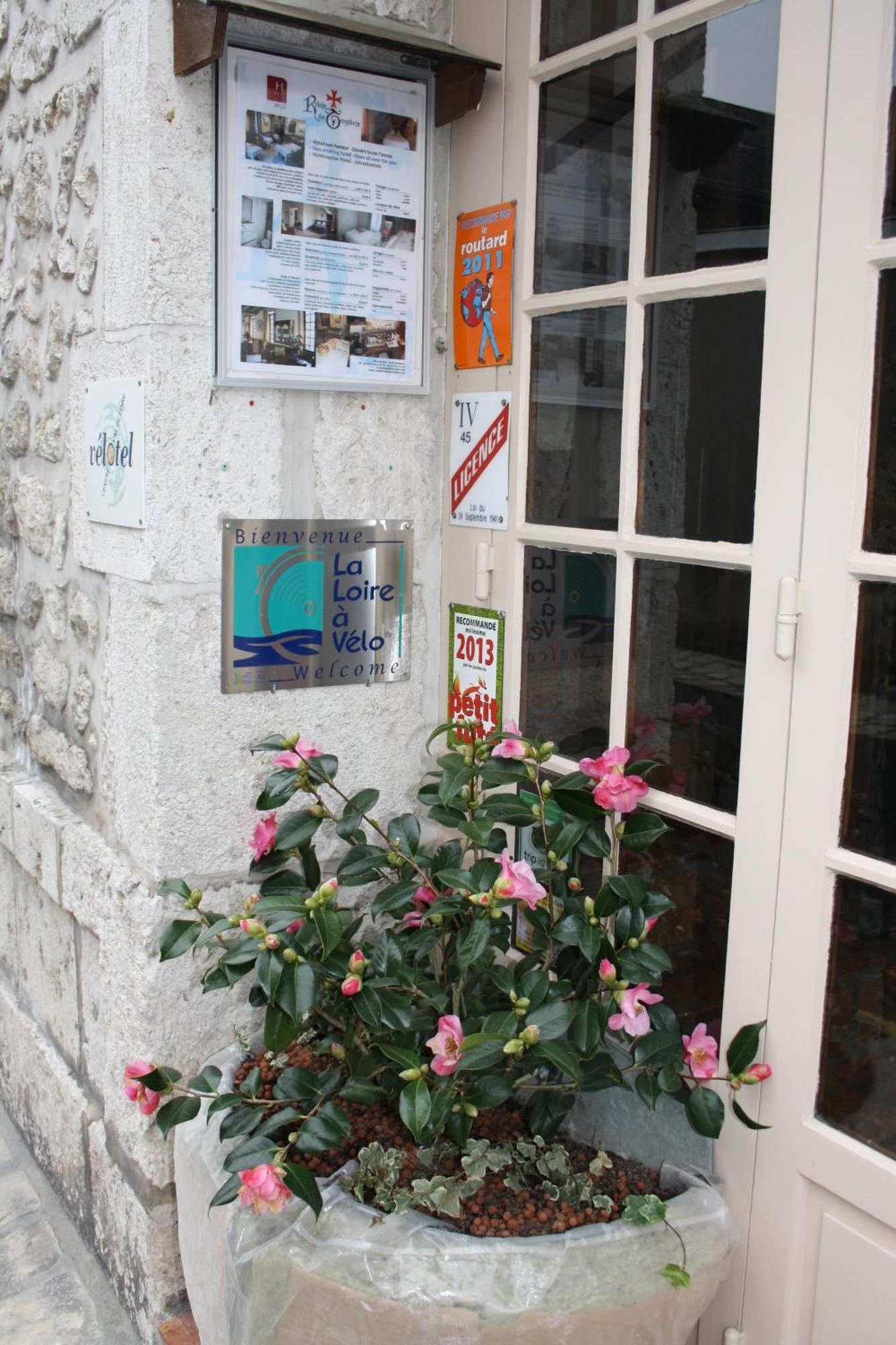 Hotel Le Relais Des Templiers Beaugency Exterior foto