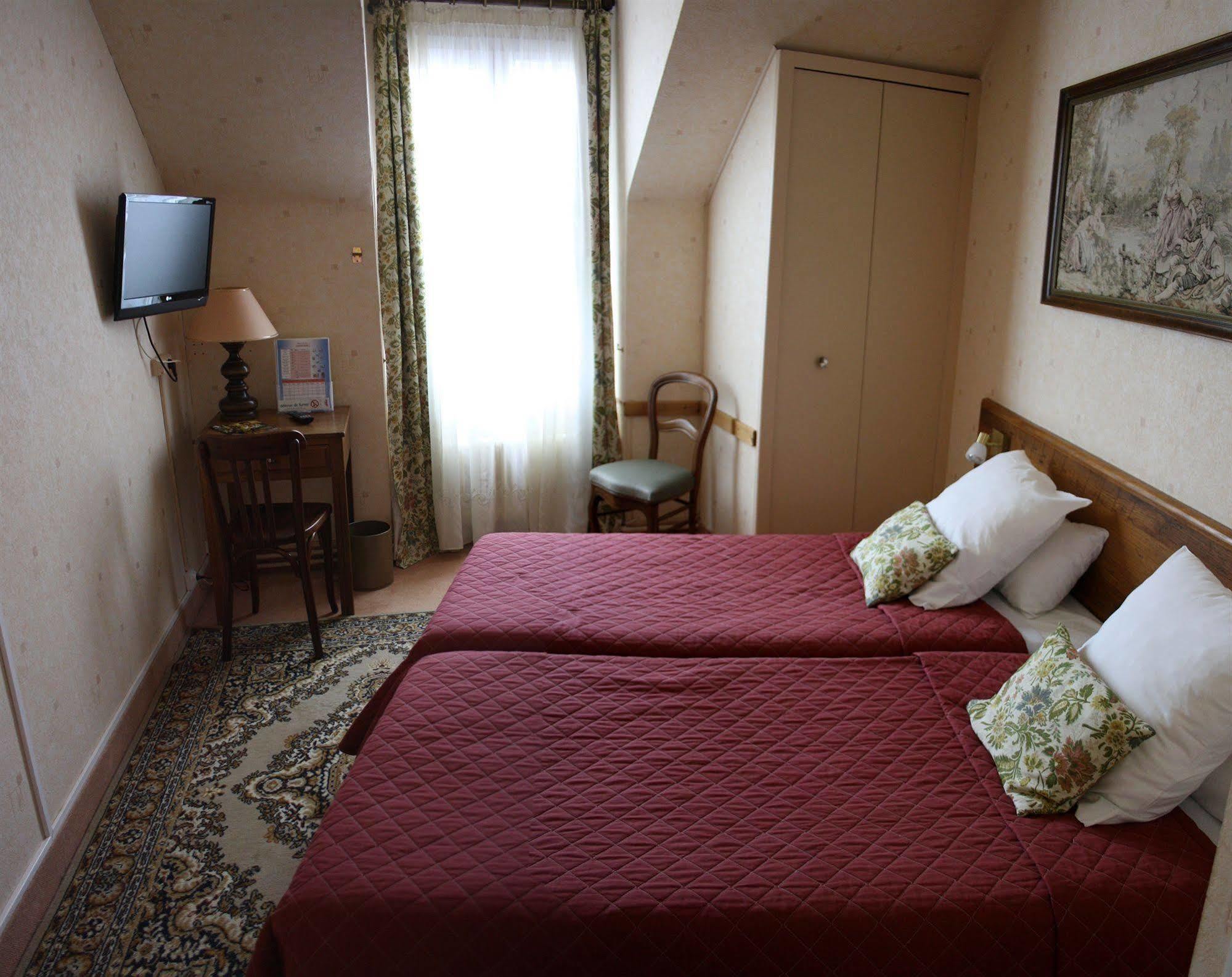 Hotel Le Relais Des Templiers Beaugency Exterior foto